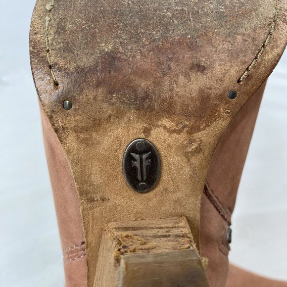 Frye Women’s 7.5 Reina Booties READ WEAR - Picture 13 of 16